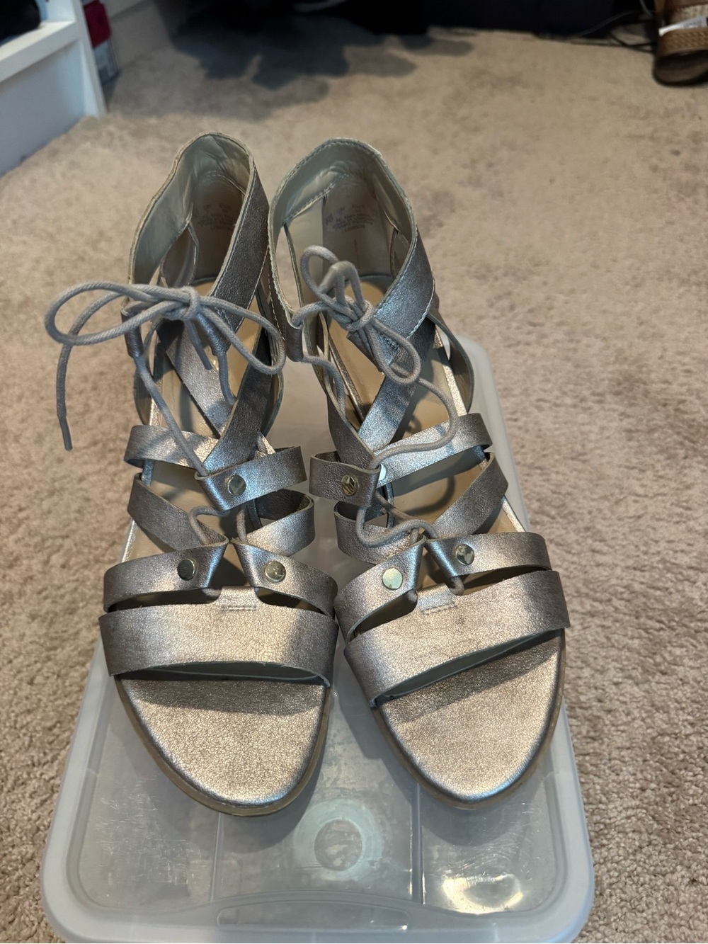 Naturalizer N5 Comfort Women's Metallic Silver Lace-Up Strappy Sandals